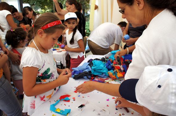 Ателиета на открито и много безплатни забавления на детски панаир във Враца