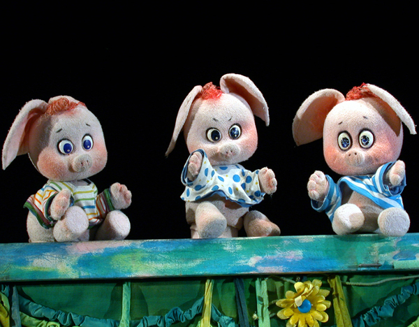 В Седмицата на бащата безплатни представления за всички деца в Столичен куклен театър