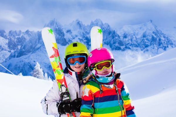 Община Смолян започна издаването на карти за безплатен достъп на децата до ски писти в Пампорово