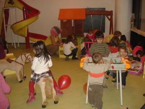 Програма на детските театрални представления в детски клуб "Magnito Kids"