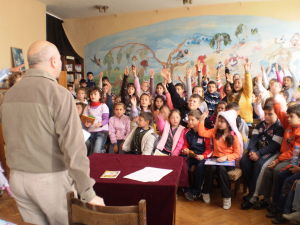 Борко Бърборко представи своите нови детски стихчета и гатанки в град Хисаря