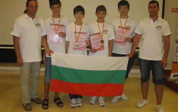 Учениците от младежкия отбор по информатика спечелиха 4 медала