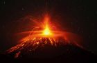 Вулканът Етна изригна с фонтани от лава