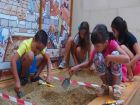 Деца учат археология в музея във Варна