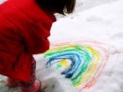 Рисуване в снега – да, напълно е възможно!