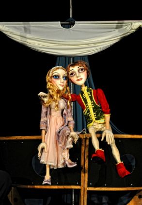 С карнавал и гигантски марионетки Столичен куклен театър открива Куклен театрален салон 2016