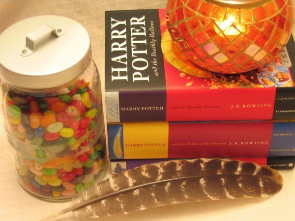 В света на магията отново: Дж. К. Роулинг издава нови електронни книги за Хари Потър