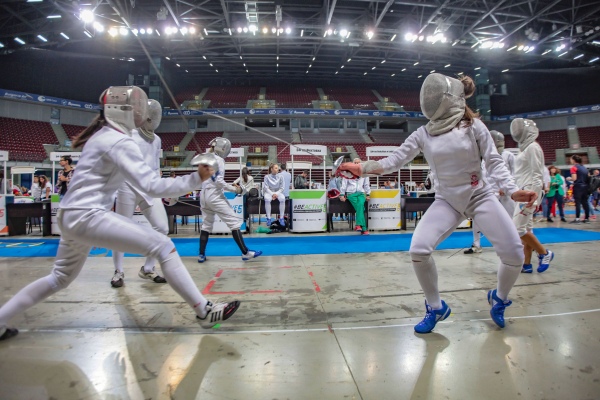 Родители и деца избират подходящия спорт в София на фестивал посветен на Европейската седмица на спорта