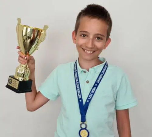 Седмокласници от Природоматематическата гимназия в Сливен завоюваха отличия от международна олимпиада