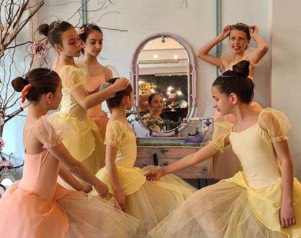 „Вълшебството на Пепеляшка“ – детски спектакъл запознава малките зрители с балетното изкуство