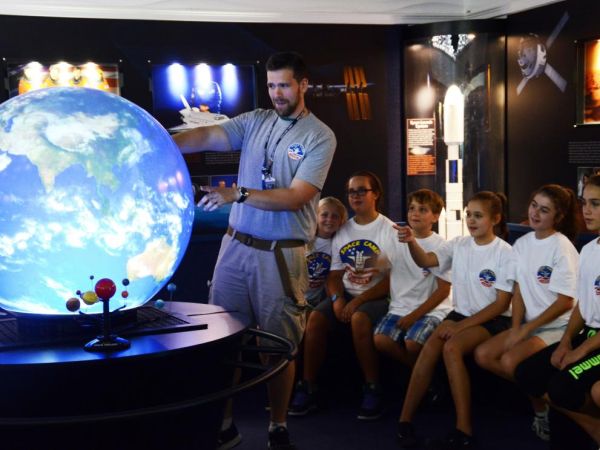 Над 30 ученици заминават със стипендии за космическия лагер Space Camp Turkey 2025