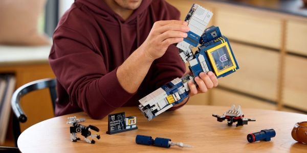 Lego показва комплект с Decepticon от Transformers – той говори и свири