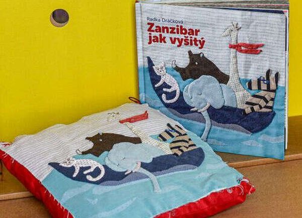 Пътуващата изложба „Не просто плоска хартия. Нетрадиционни чешки книги за деца“ идва в България Пътуващата изложба „Не просто плоска хартия. Нетрадиционни чешки книги за деца“ идва в България