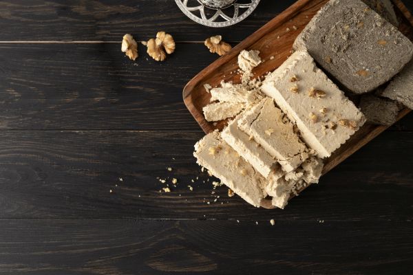 Сирни Заговезни – празникът на прошката, вкусната халва и прескачането на огън Сирни Заговезни – празникът на прошката, вкусната халва и прескачането на огън