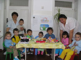 Деца от ясла в Козлодуй боядисаха яйца