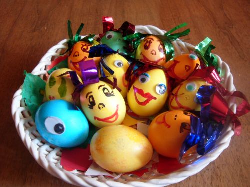 Весели Великденски яйца