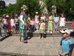 Рисуване, оригами, фокуси, спектакли и много други забавления на „Детски панаир“ в София
