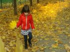 Юлия Димитрова 5 г. - Есента и аз в моя град Бургас:)  